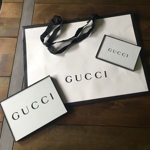 Gucci logo bag with free frame